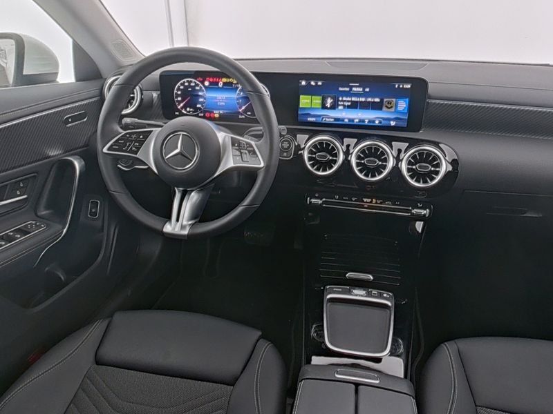 Fahrzeugabbildung Mercedes-Benz CLA 180 Progressive*Pano*LED*Kamera*MBUX Premiu*