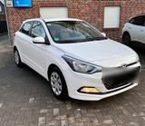 Hyundai i 20 - Hyundai i20 in Oldenburg