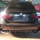 Alfa Romeo Giulia 2.9 V6 Bi-Turbo 375 kW AT8 Quadrifogl... - Alfa Romeo Giulia mit Benzin-Antrieb: Limousine