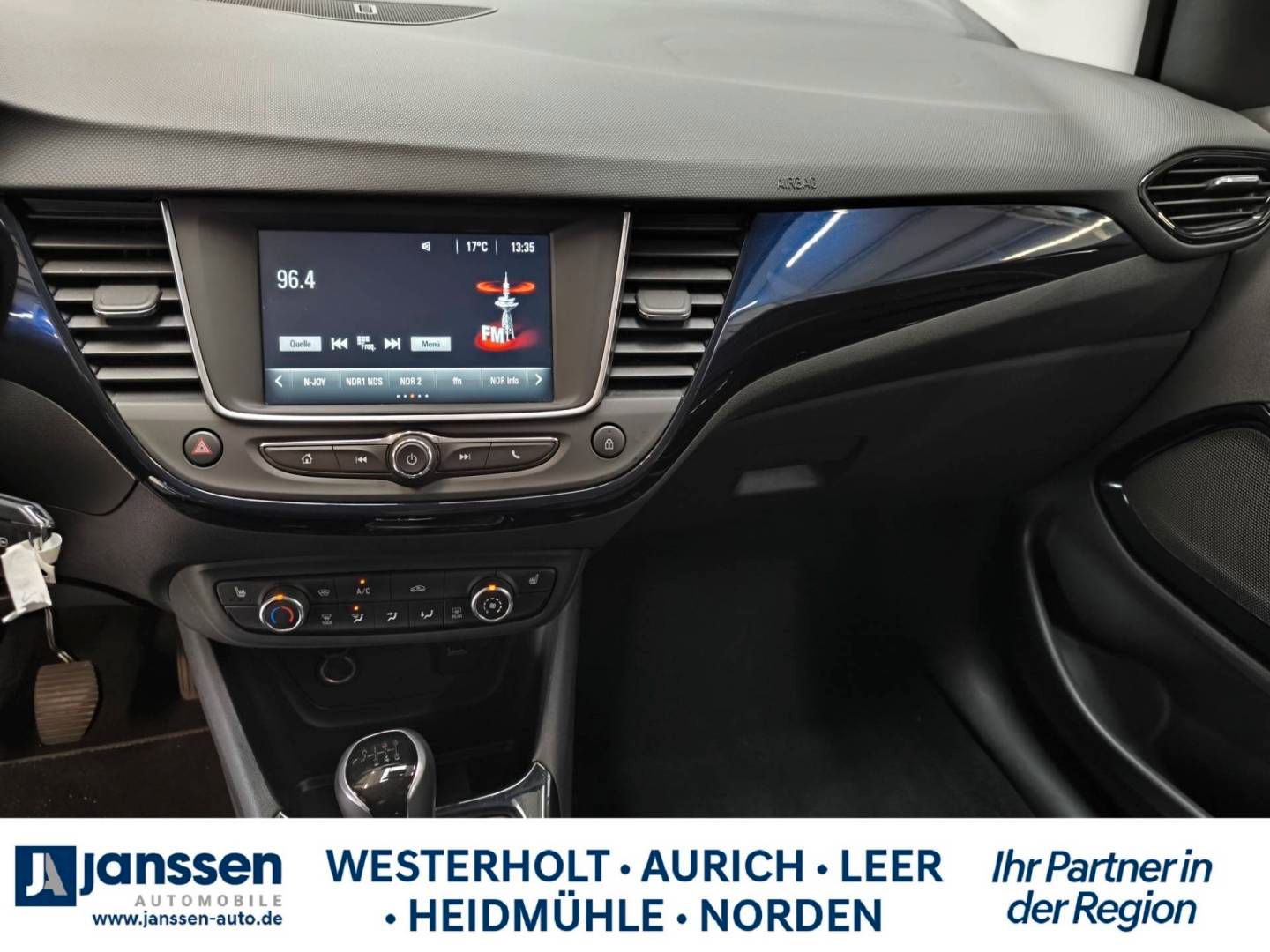 Fahrzeugabbildung Opel Crossland X 1.2 Start/Stop Design Line