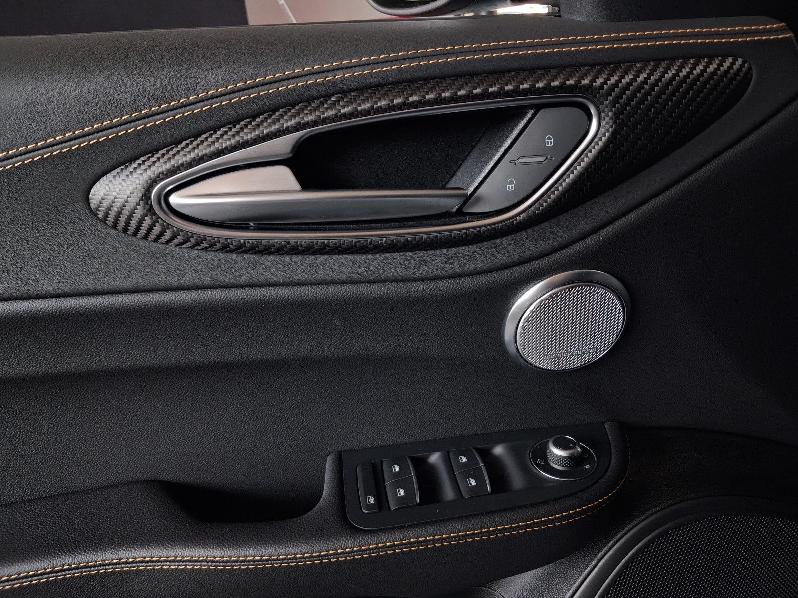 Fahrzeugabbildung Alfa Romeo Giulia Quadrifoglio Oro