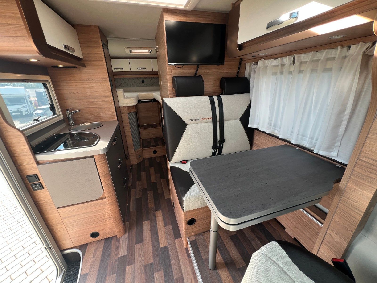 Fahrzeugabbildung Weinsberg CaraCompact Edition Pepper 600 MEG MJ26