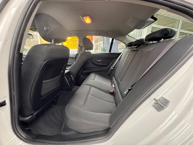 318 3 Limousine 318 i Advantage / AHK / GRA