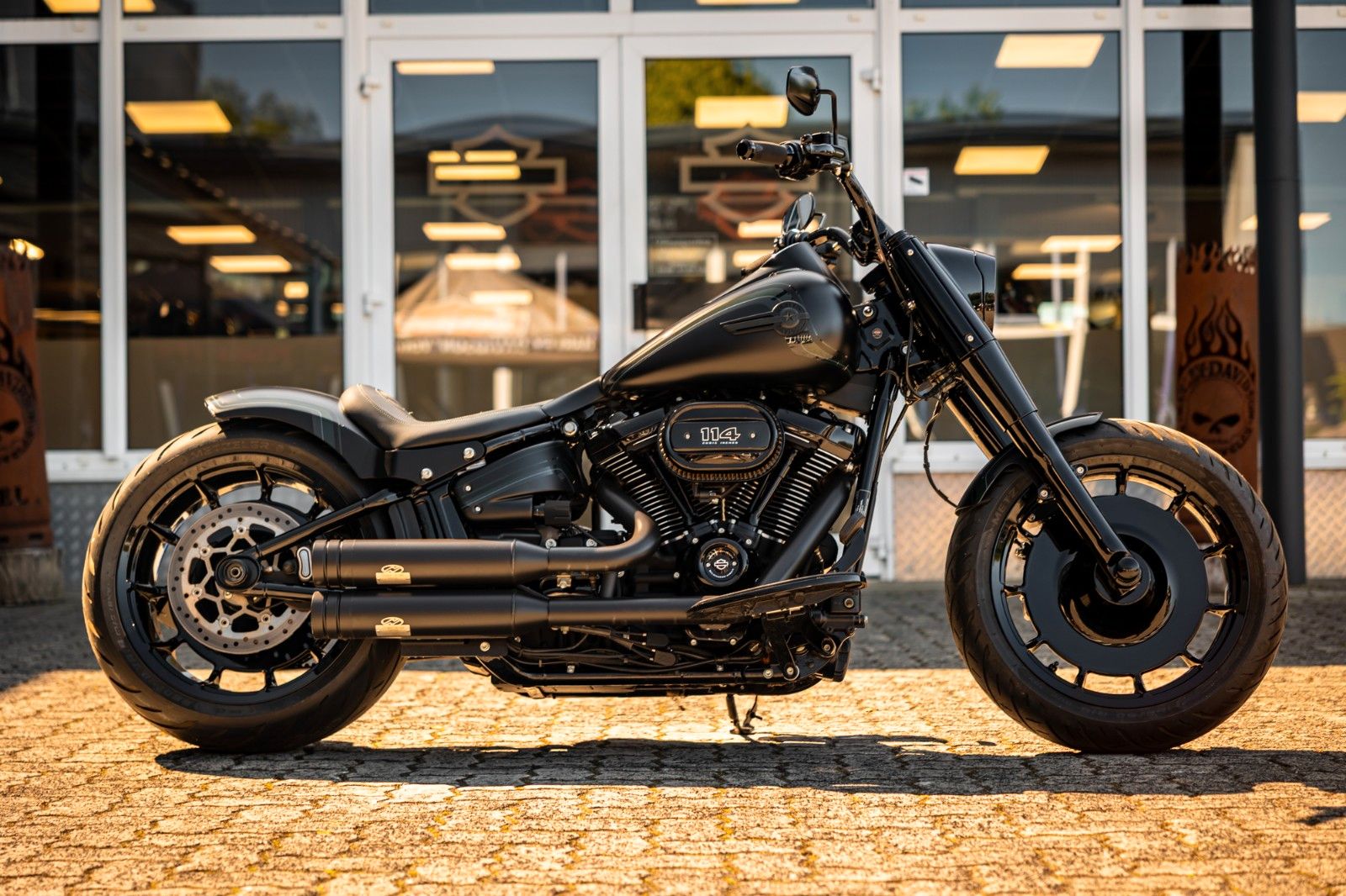Fahrzeugabbildung Harley-Davidson DARK BOY 114 ci - FAT BOY FLFBS - JEKILL & HYDE