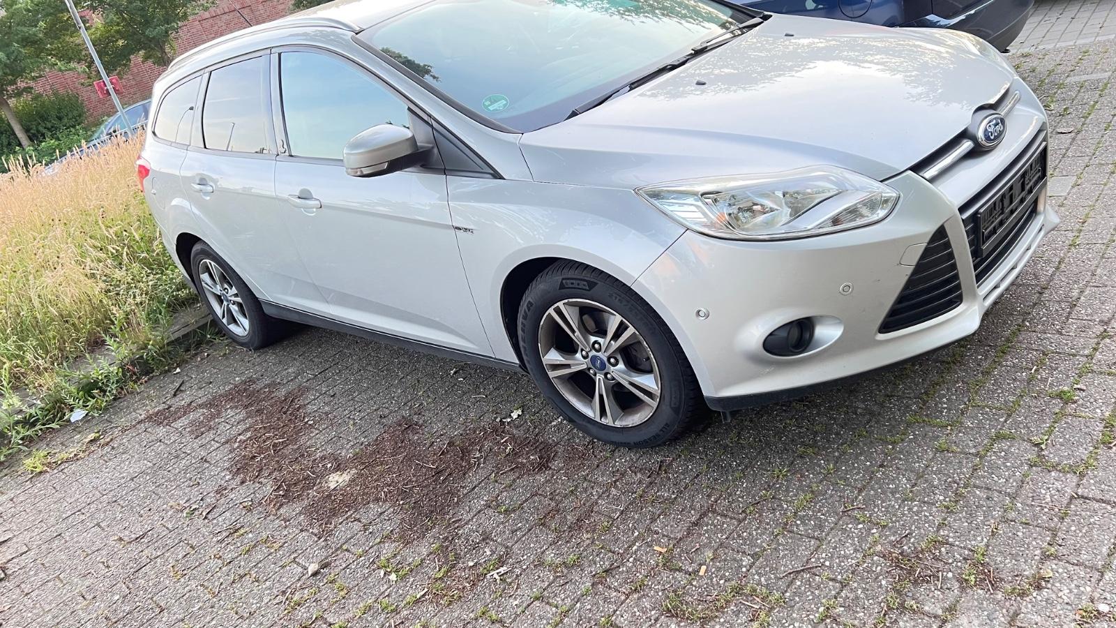 Ford Focus 2012 — двигун 999 cm³, 101 HP (74kW)