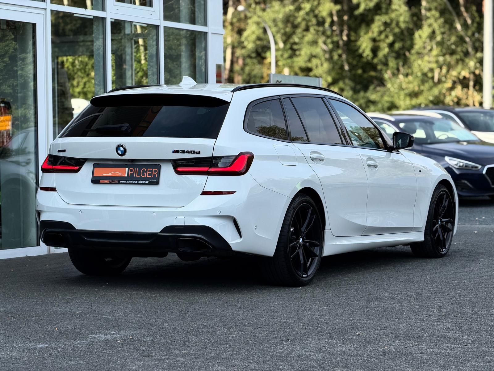 BMW M340d xDrive Carbon Alcantara LED Lhz Kamera foto 4