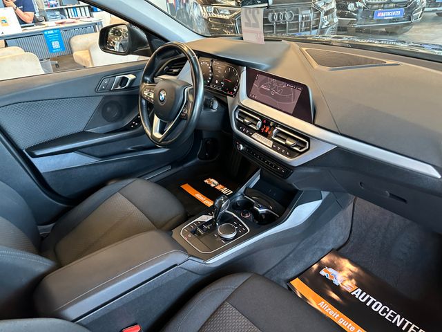 BMW 120 i *HEAD-UP*StandHZ*AHK*SPORT*2-ZONEN*CARPLAY
