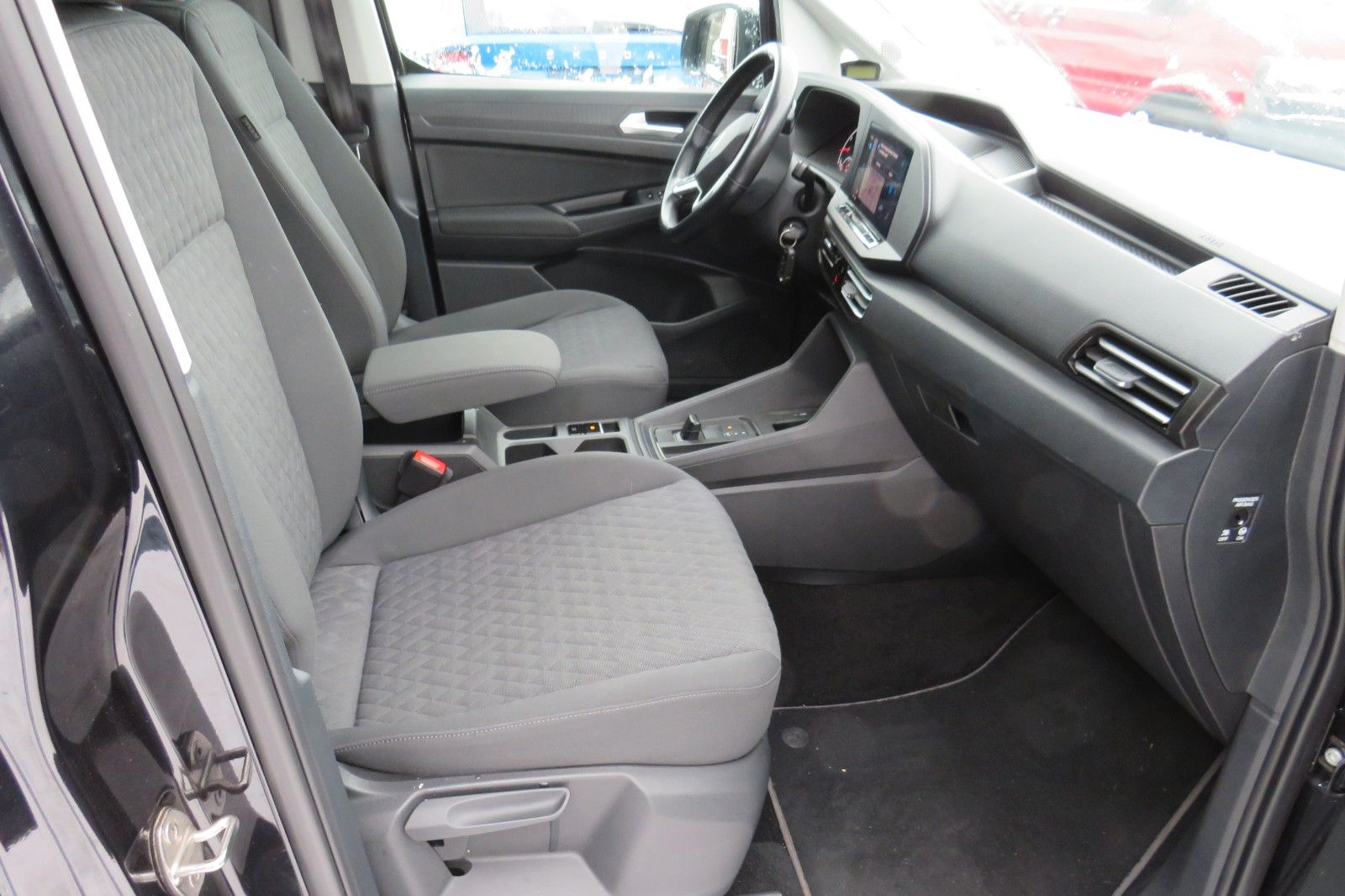 Fahrzeugabbildung Volkswagen Caddy Life DSG NAVI PDC SITZHEIZUNG 1.HD