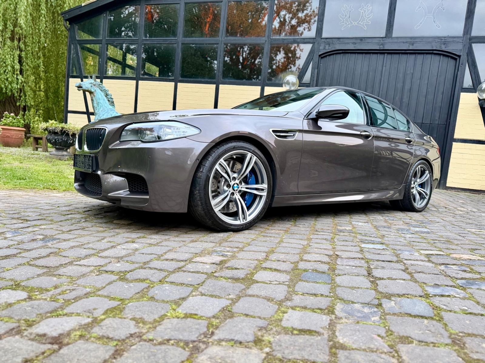 BMW M5 Individual B&O Night Vision Alcantara H-UP 36