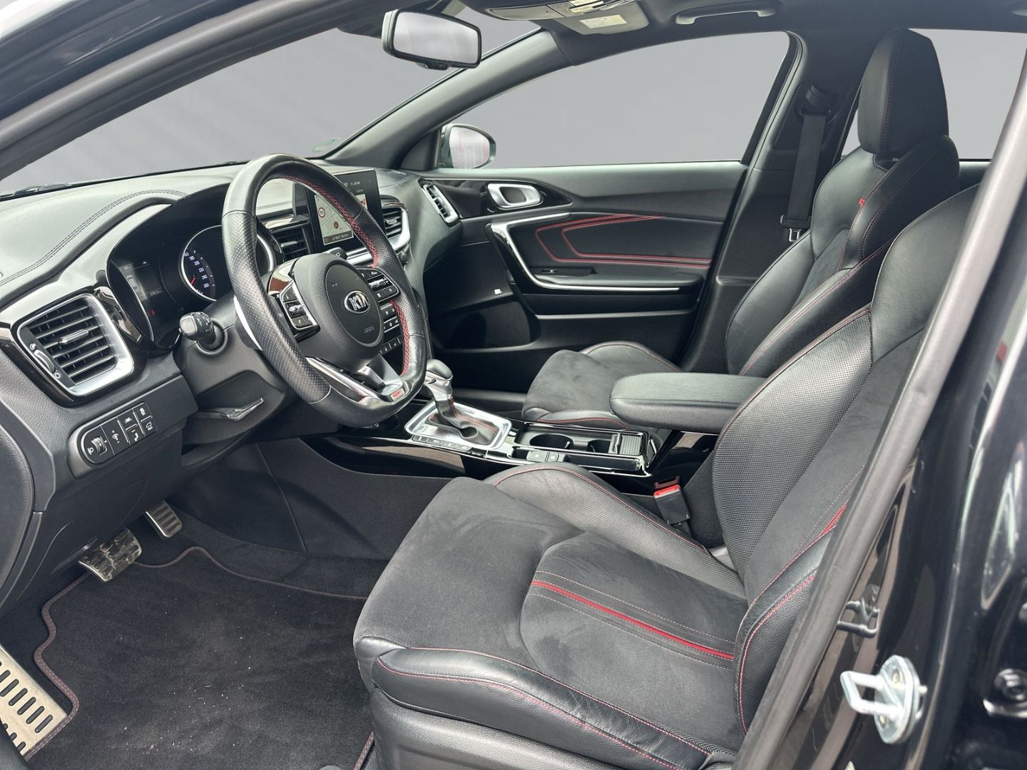 Fahrzeugabbildung Kia ProCeed 1.6 T-GDI DCT7 GT +El. Panodach+Navi+Led