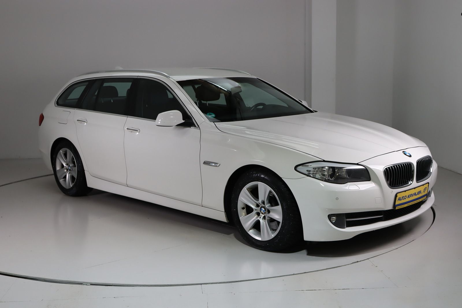 Fahrzeugabbildung BMW 525 d Touring * Navi * Bi-Xenon * Keyless *