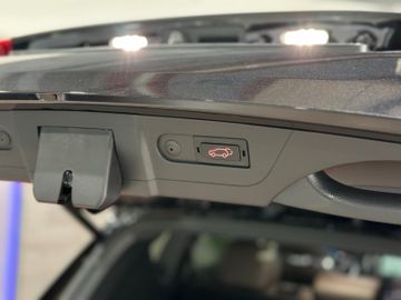 Fahrzeugabbildung Ssangyong REXTON 2.2D Sapphire*SONDERLACKIERUNG BLACKLINE*