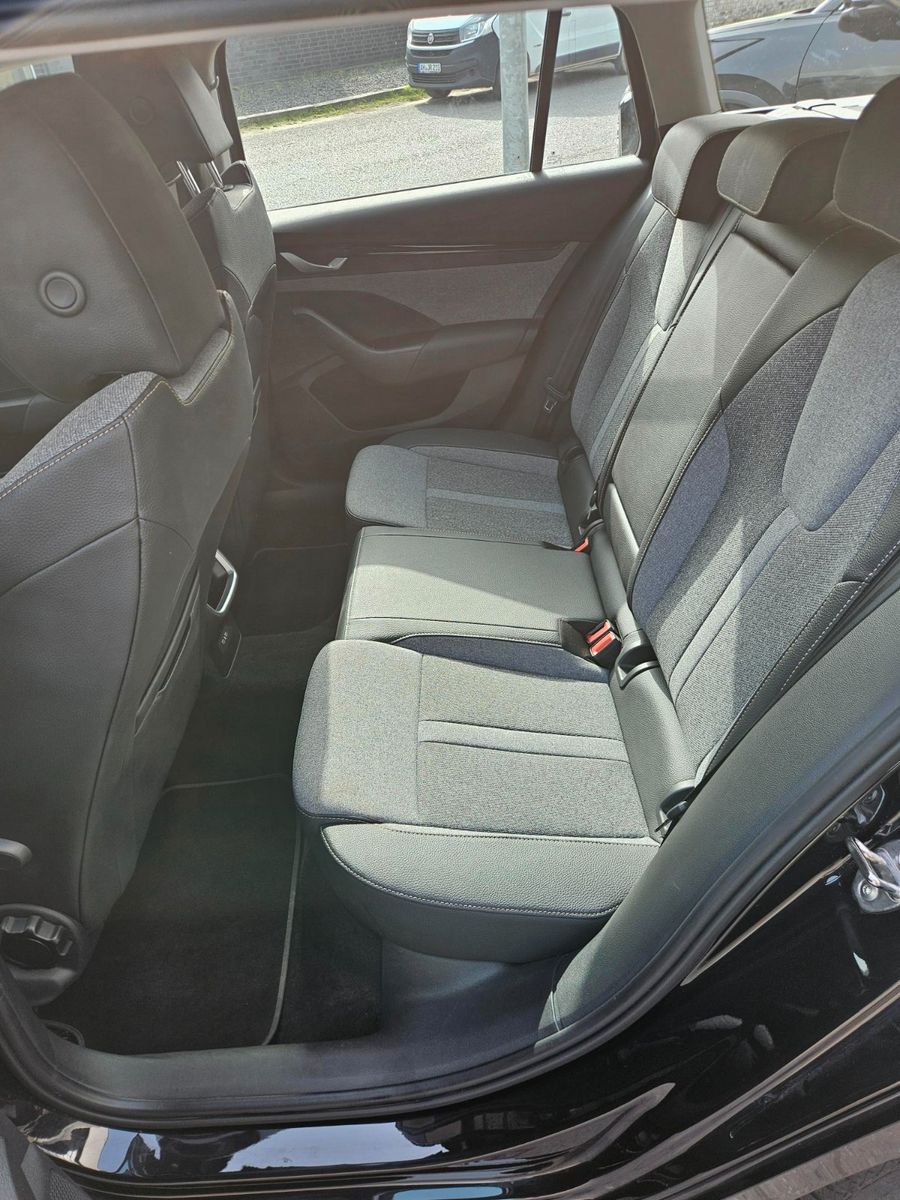Skoda Octavia Combi 2.0 TDI 110 kW Selection ACC LED foto 9