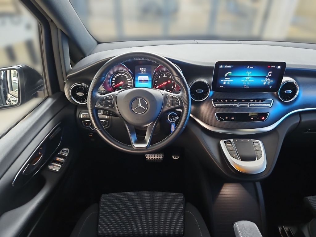 Fahrzeugabbildung Mercedes-Benz V 250 d Edition lang AMG 7 Sitze Standhz AHK LED