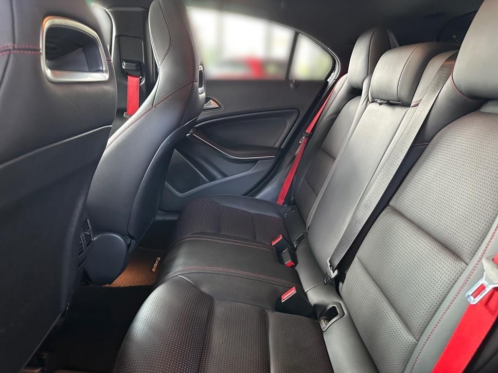 Fahrzeugabbildung Mercedes-Benz AMG A45 4M Night Totwi. ACC Pano Memo LED Ambie.