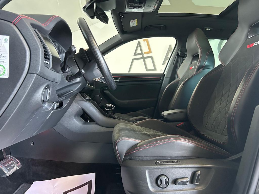 Skoda Kodiaq RS PANO*STH*360°*CANTON*AHK*MATRIX*7xSITZ