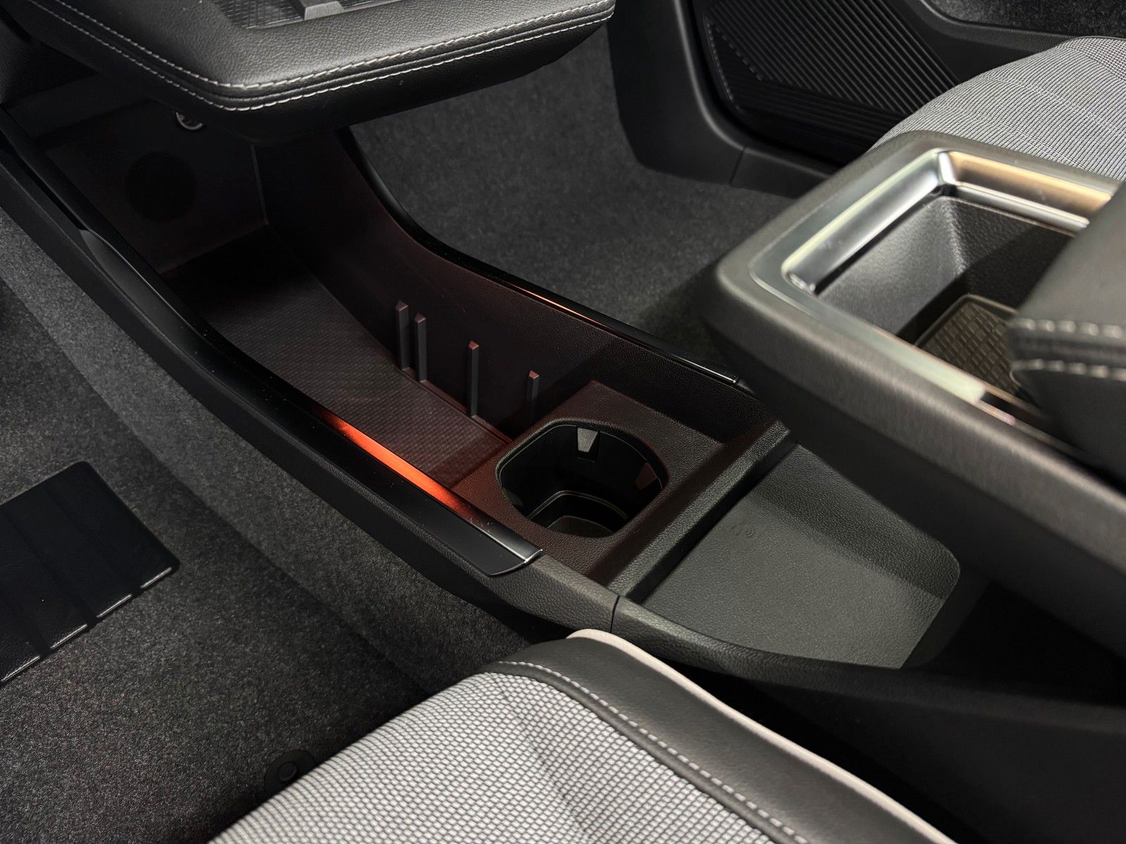 Fahrzeugabbildung Mitsubishi Eclipse Cross EV Diamant TOP 87 kWh 22KW