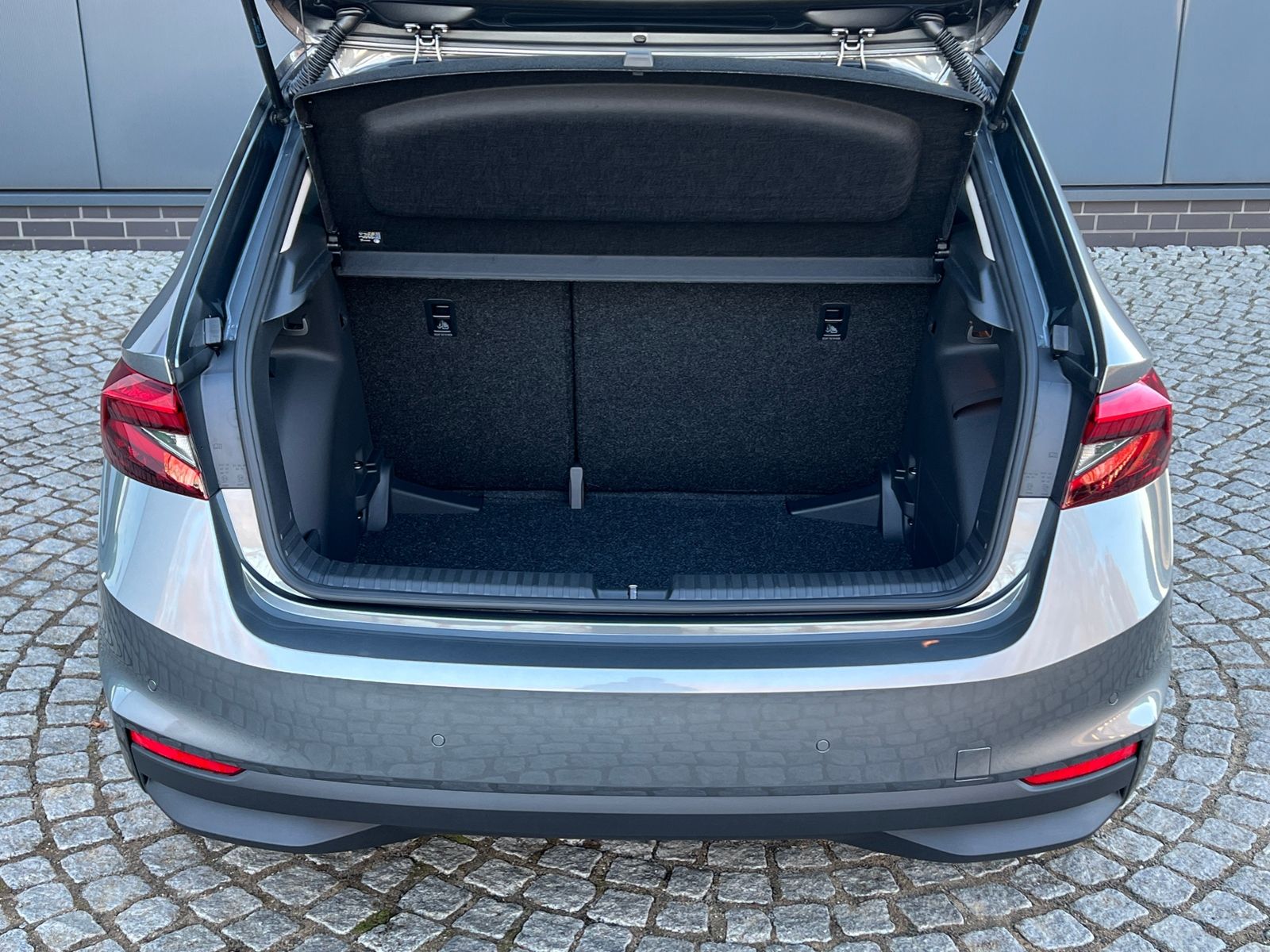 Fahrzeugabbildung SKODA Fabia Selection Edition 130 1.0 TSI DSG *Garanti