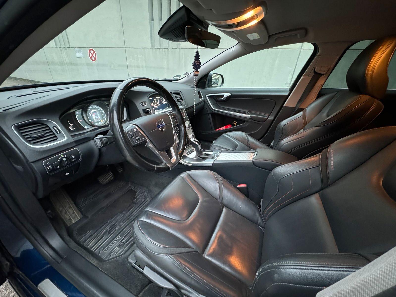 Volvo V60 2015 — photo 7