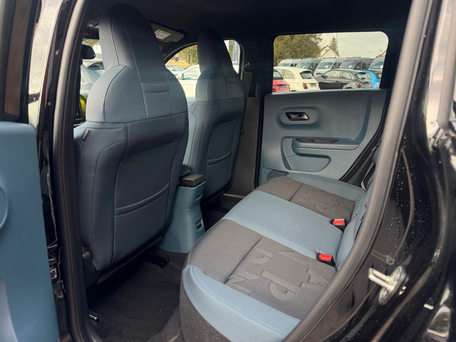 Fahrzeugabbildung Fiat Grande Panda 100 PS Automatik Icon Navi Kamera