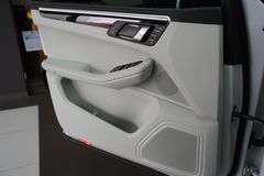 PORSCHE Macan S*CHRONO*PANO*PDLS+*ACC*360*BICOLOR*MEMORY PORSCHE Macan S*CHRONO*PANO*PDLS+*ACC*360*BICOLOR*MEMORY