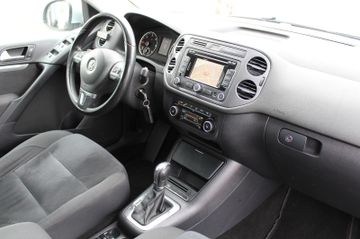 Volkswagen Tiguan - 10