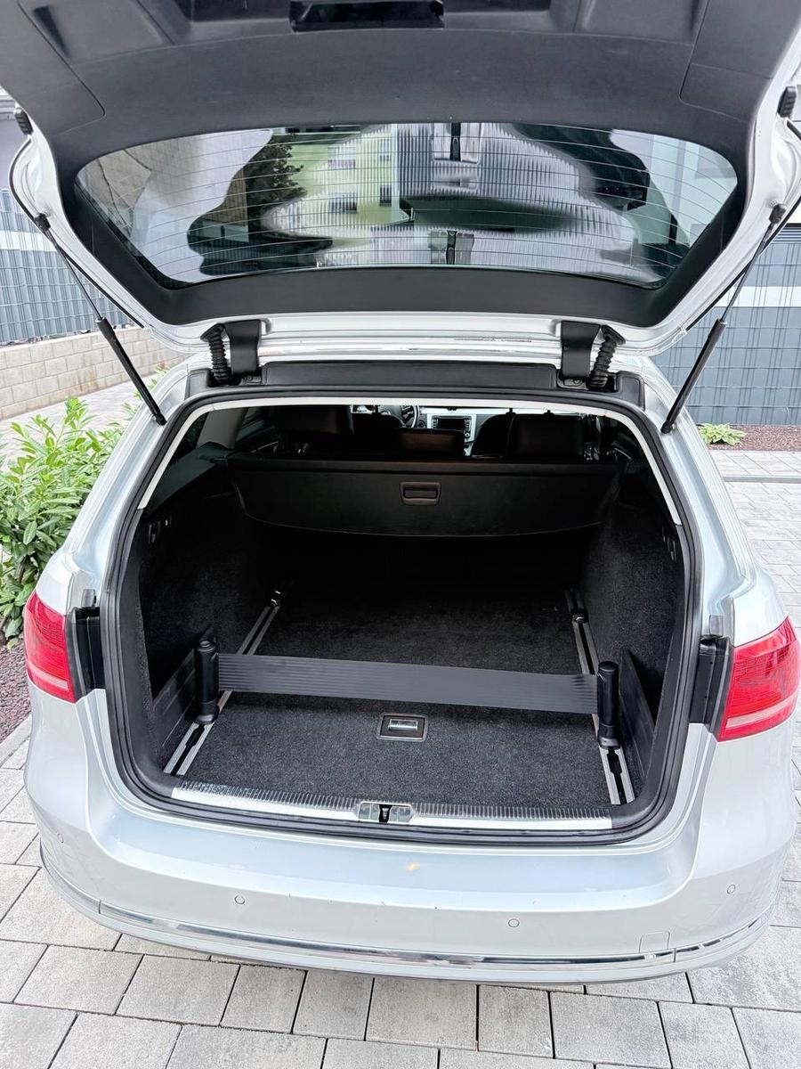 Volkswagen Passat 2012 — photo 11