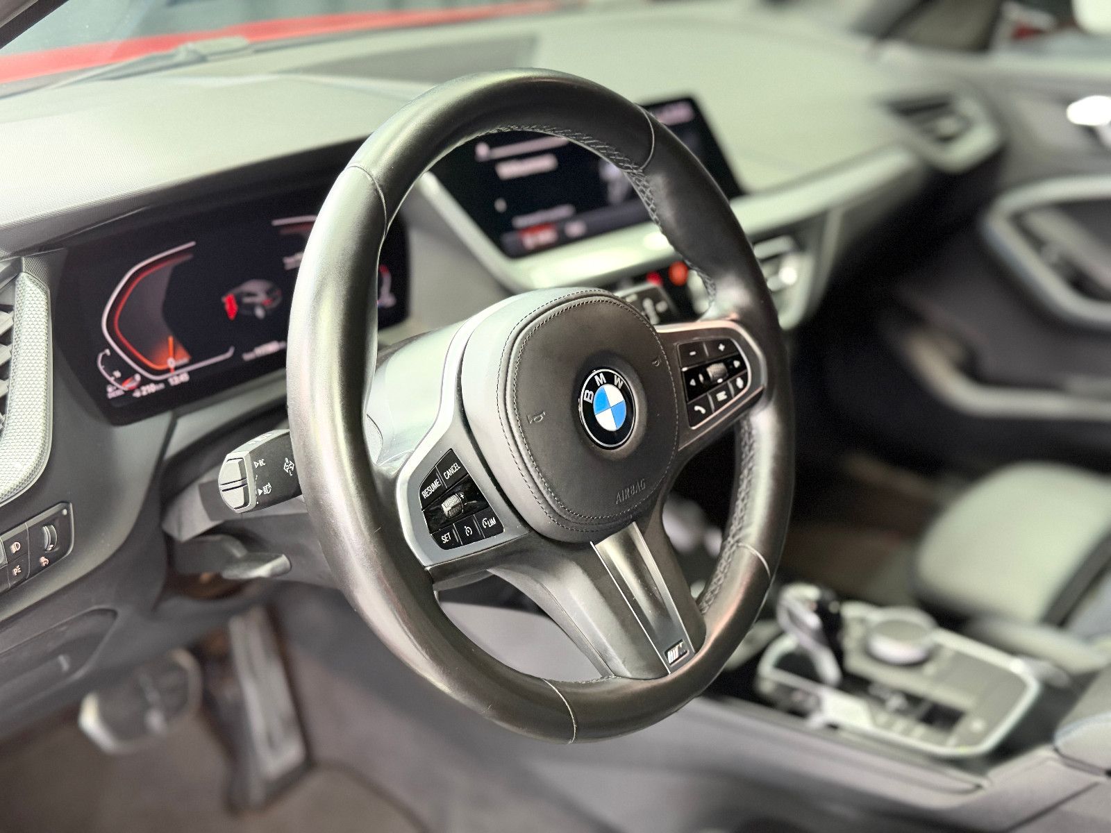 Fahrzeugabbildung BMW 118 d M Sport|HIFI|RF-CAM|DIG-TACHO|NAVI