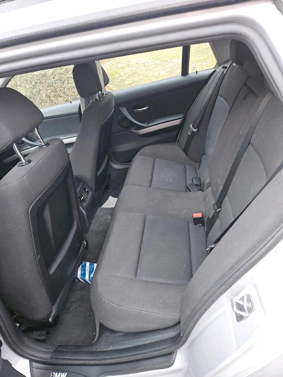 BMW 318 2012 — photo 12