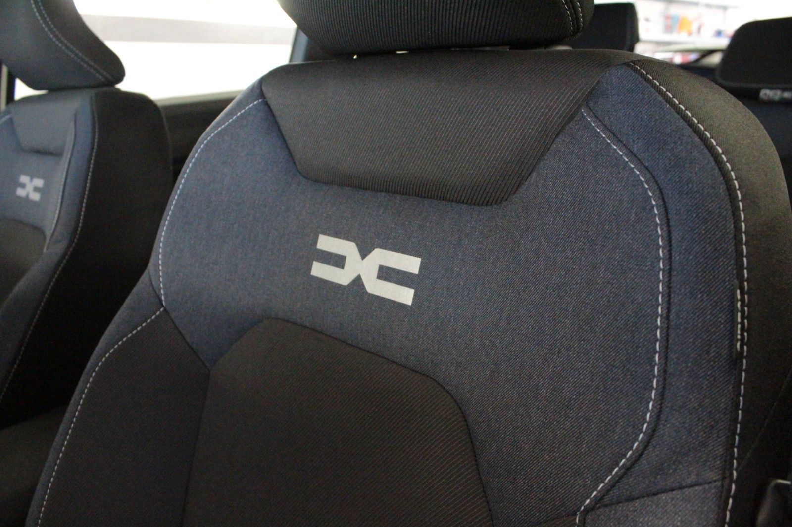 Fahrzeugabbildung Dacia Bigster hybrid 140 Expression   Winterpak.*City