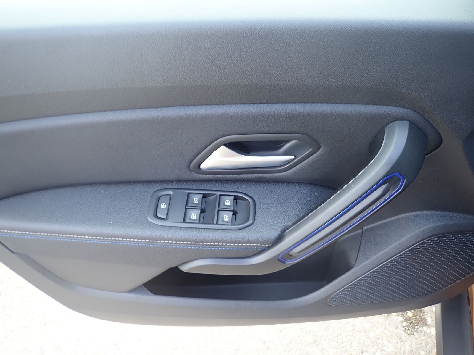 Fahrzeugabbildung Dacia Duster II Celebration TCe 100 ECO-G