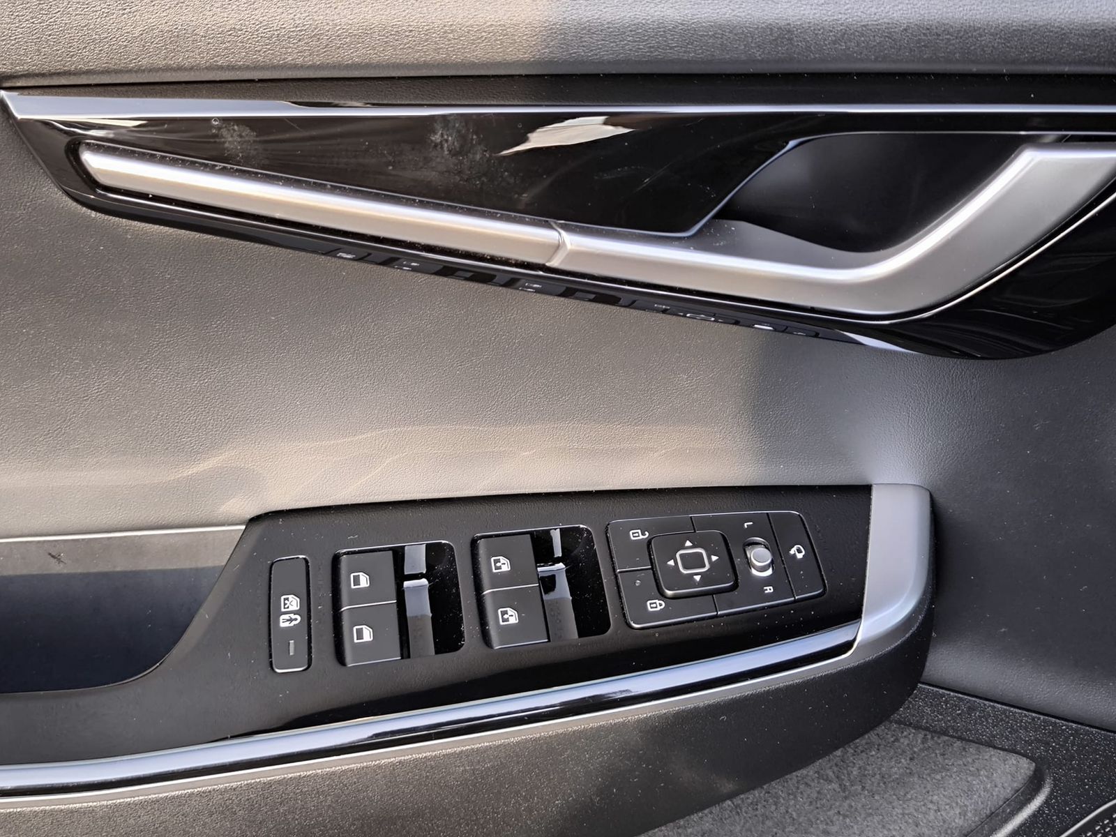Fahrzeugabbildung Kia EV6 2WD WERKSGAR+NAVI+LED+SHZ+DAB+KAMERA+ACC+19"