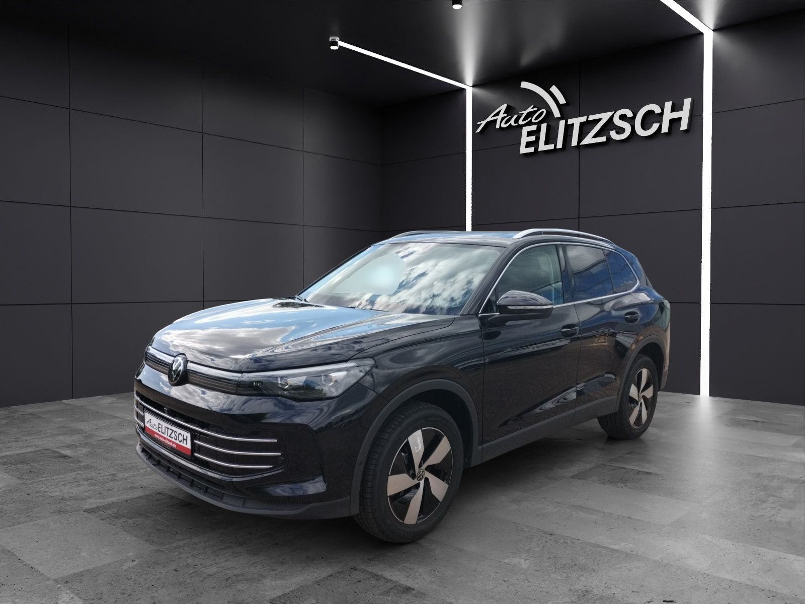 Fahrzeugabbildung Volkswagen Tiguan TDI Elegance DSG 4M LED AHK Navi HUD Pano
