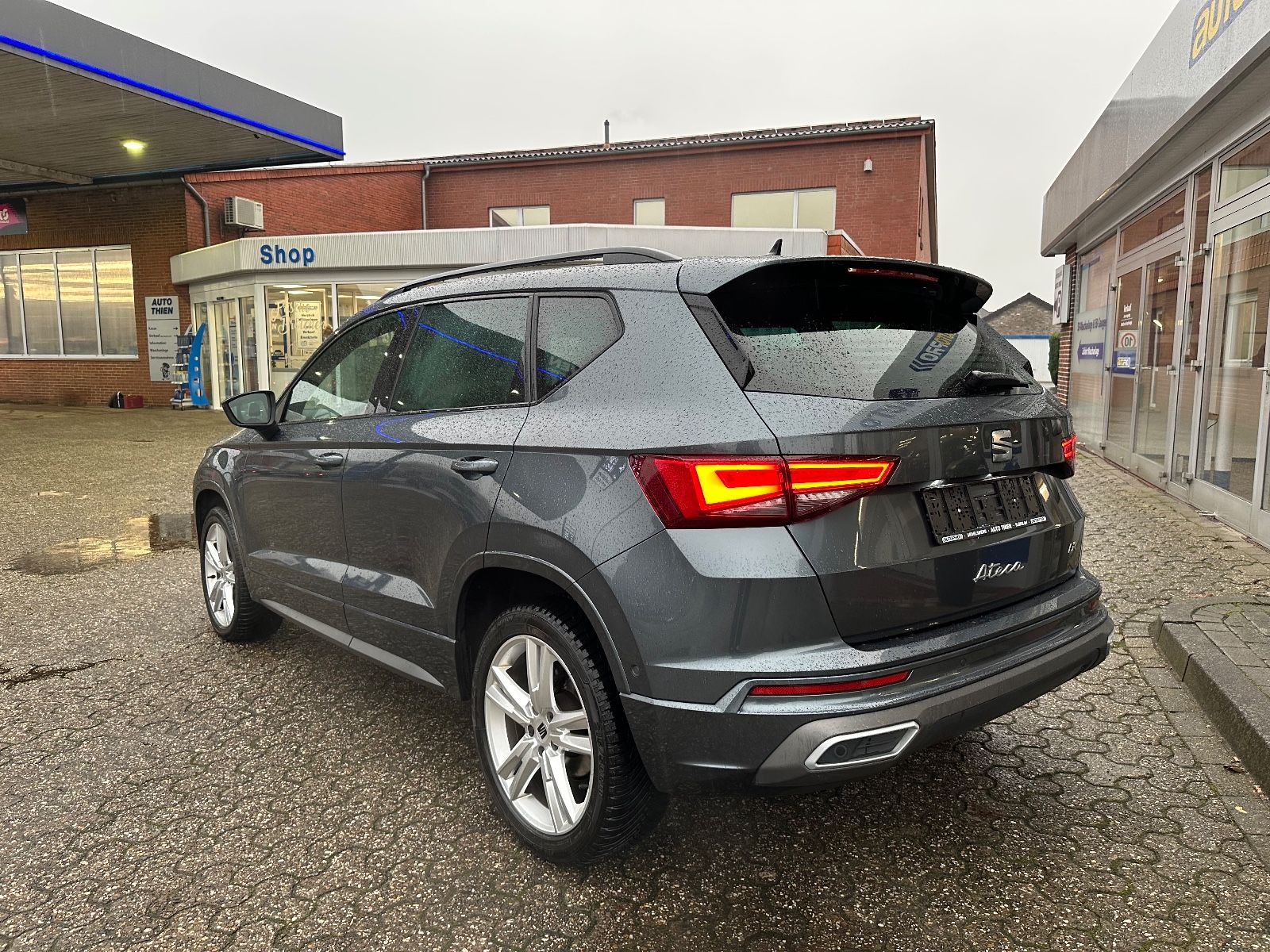 Fahrzeugabbildung SEAT Ateca 2.0 TDI FR DSG AHK/Navi/Dinamica/Beats