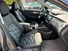 NISSAN Qashqai 1.3DIG-T Akari Autom. DCT Pano Voll-Lede