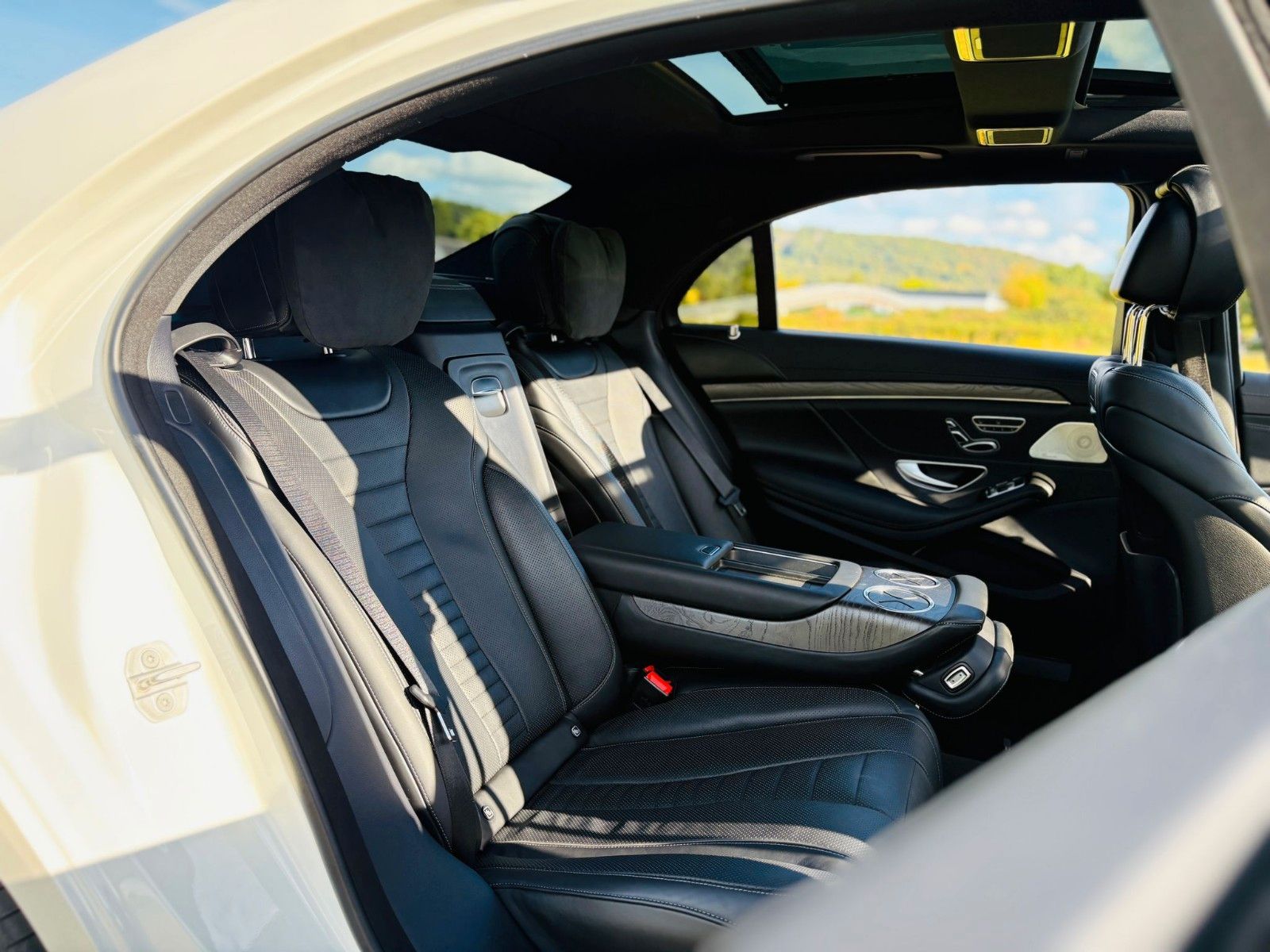 Fahrzeugabbildung Mercedes-Benz S400d AMG-Line Lang 4Matic*Chauffeur-Paket*Pano*