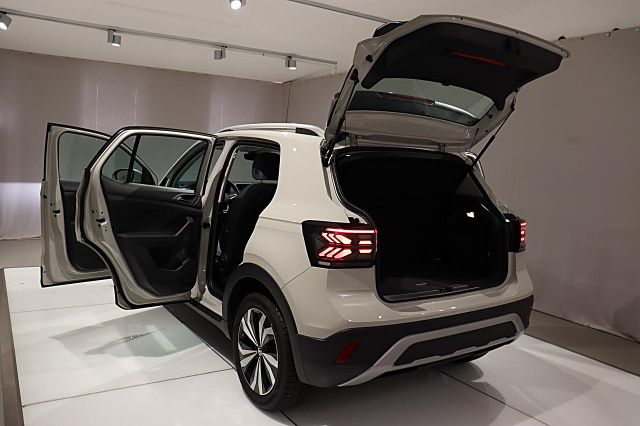 T-Cross Style 1.0 TSI DSG LED NAVI PDC ACC TEMPO