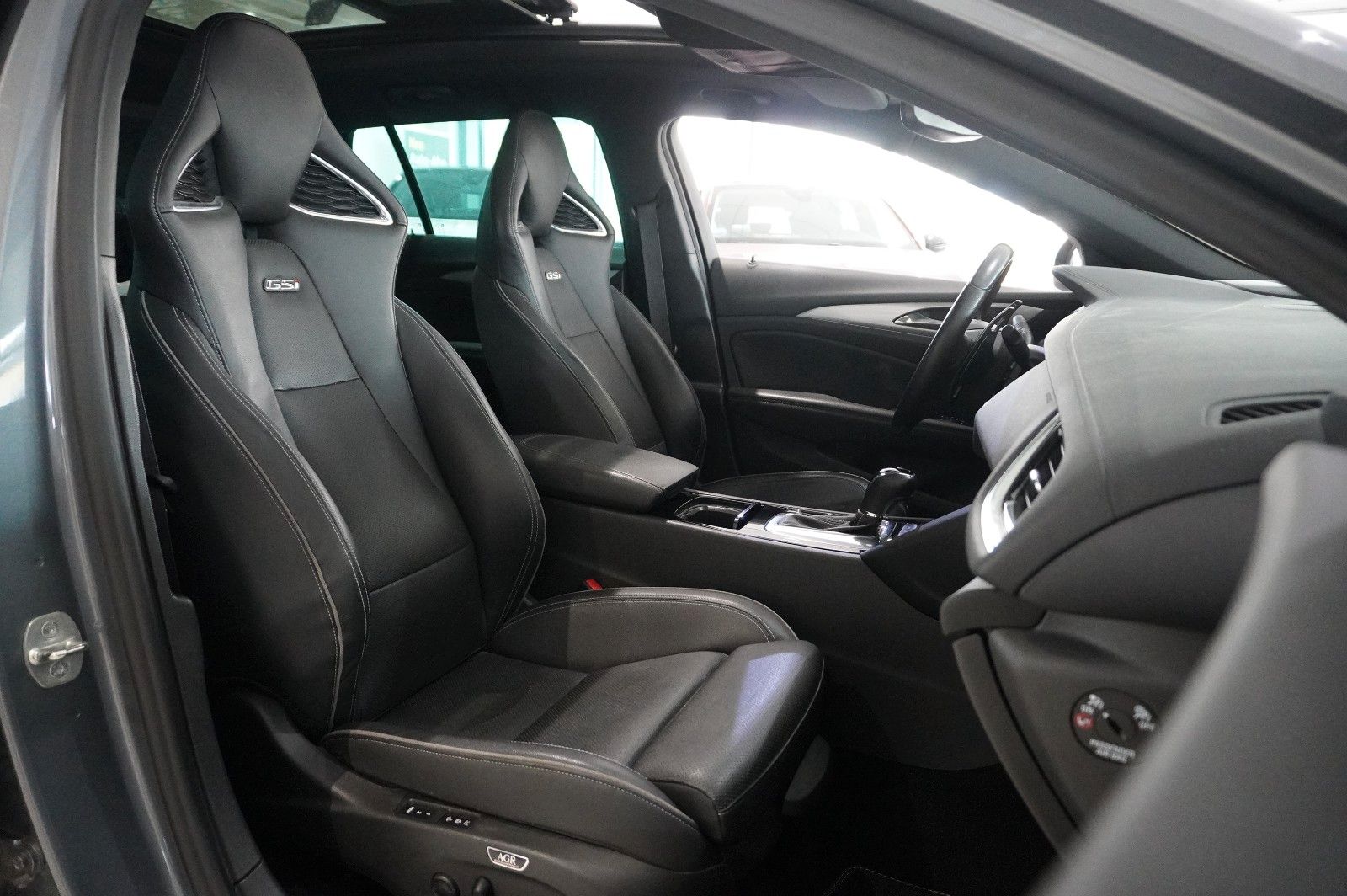 Fahrzeugabbildung Opel Insignia B ST 2.0 GSI PERFORM. NAVI/LED/360°/AHK