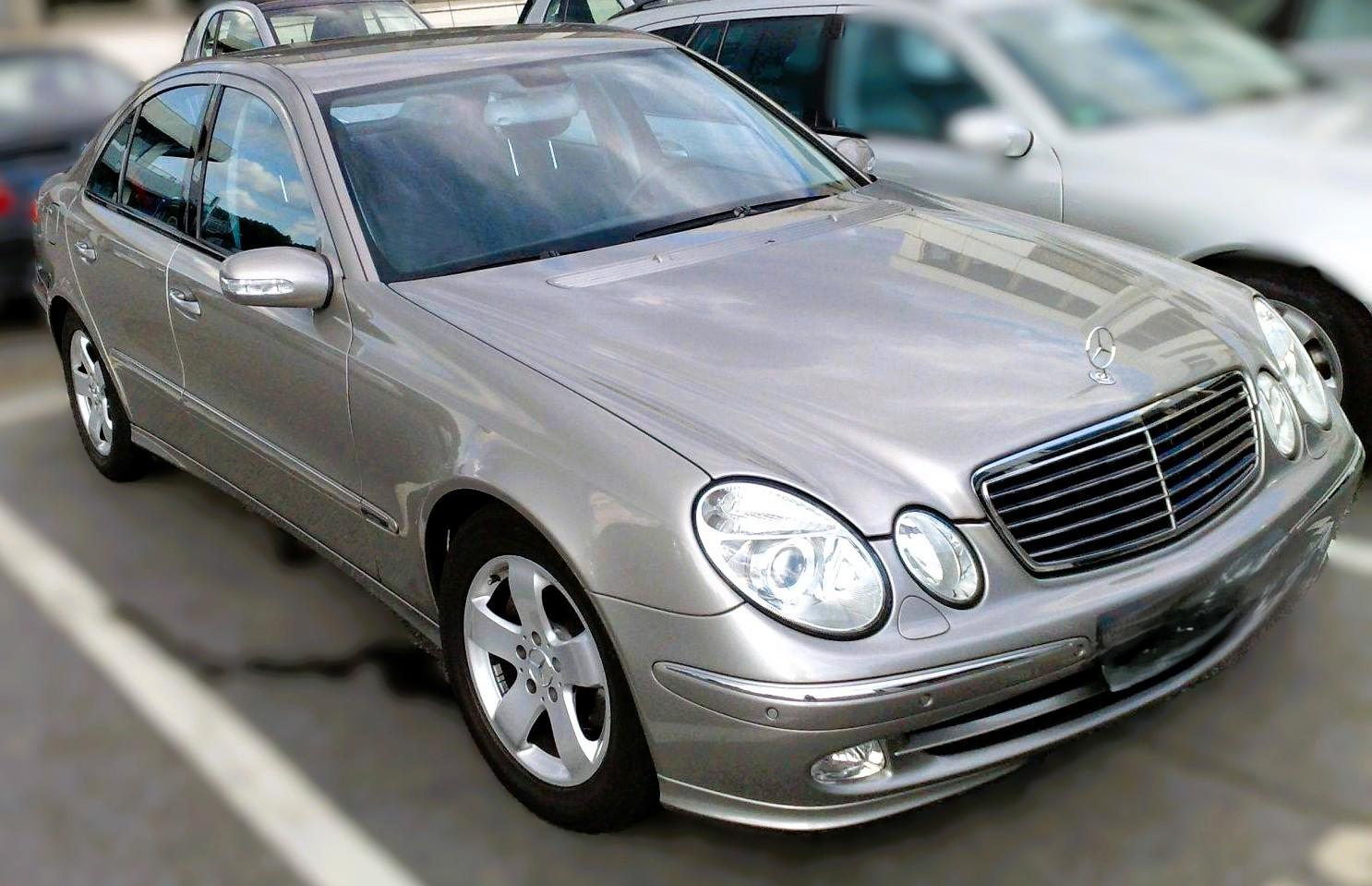 Mercedes-Benz E 220 CDI Lim  Navi GSD PDC AHK Xenon SHZ