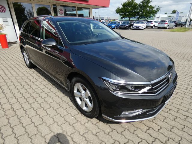 VW Passat Variant Elegance ACC LED NAVI Standheizun
