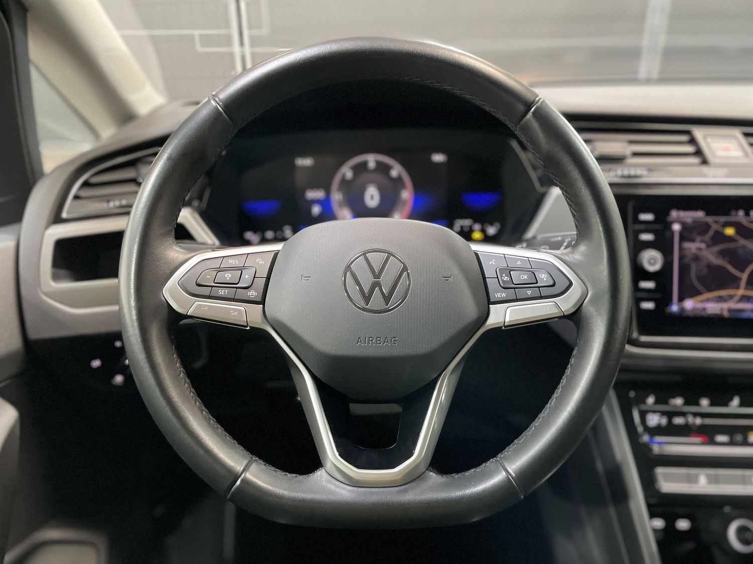 Fahrzeugabbildung Volkswagen Touran Comfortline#LED#ACC#Virtual#Spur#Alcantar