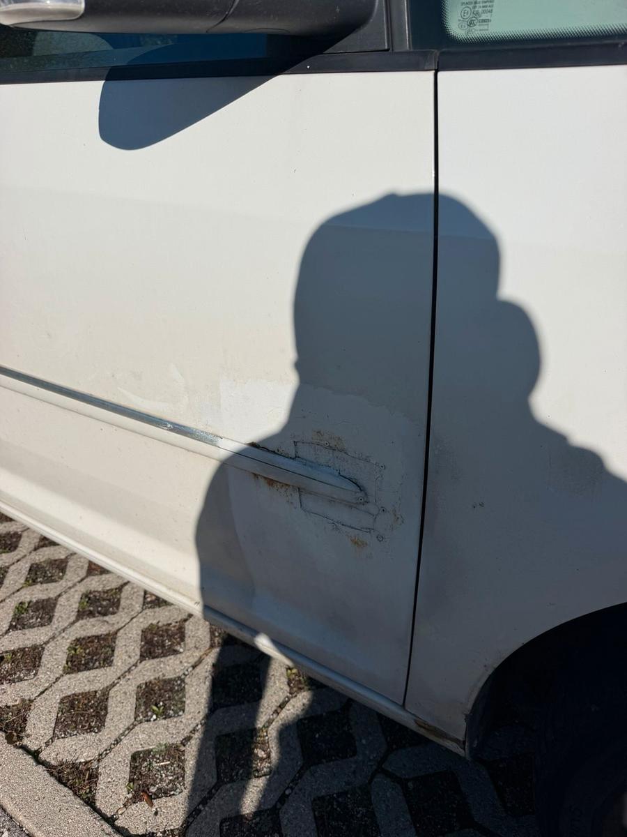 Volkswagen Touran 2007 — engine 140 HP (103kW)