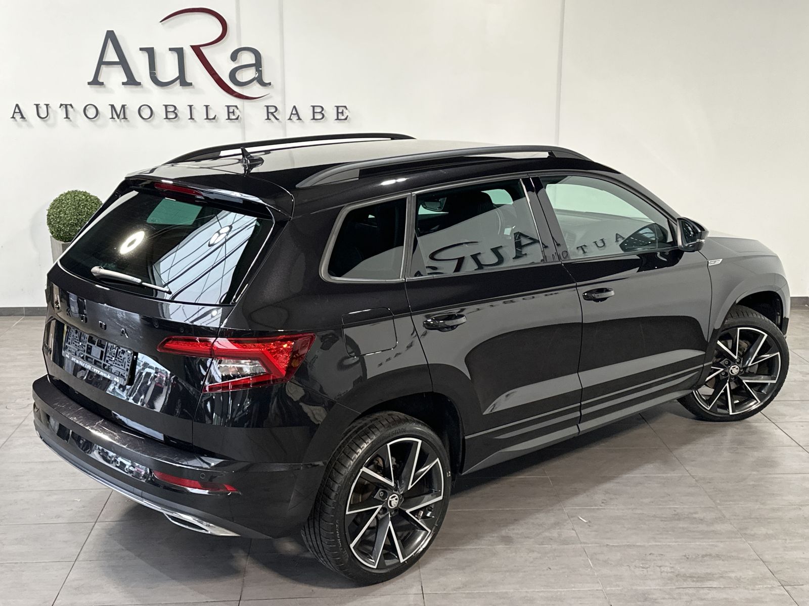 Fahrzeugabbildung SKODA Karoq 2.0 TDI Sportline NAV+LED+KAM+ACC+AHK+19ZO