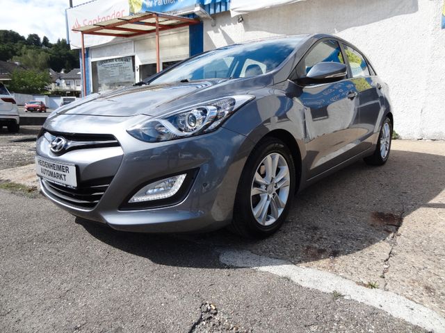 Fahrzeugabbildung Hyundai i30 Trend/2.Hd/Klima/PDC/70TKM/