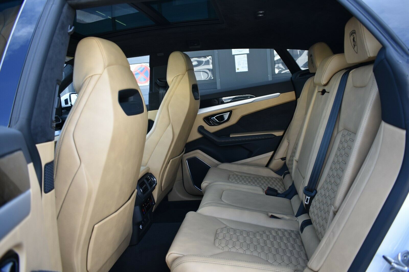 Fahrzeugabbildung Lamborghini Urus LP650 *PANO*VoLL*23*Q-Citura*Mietkauf*