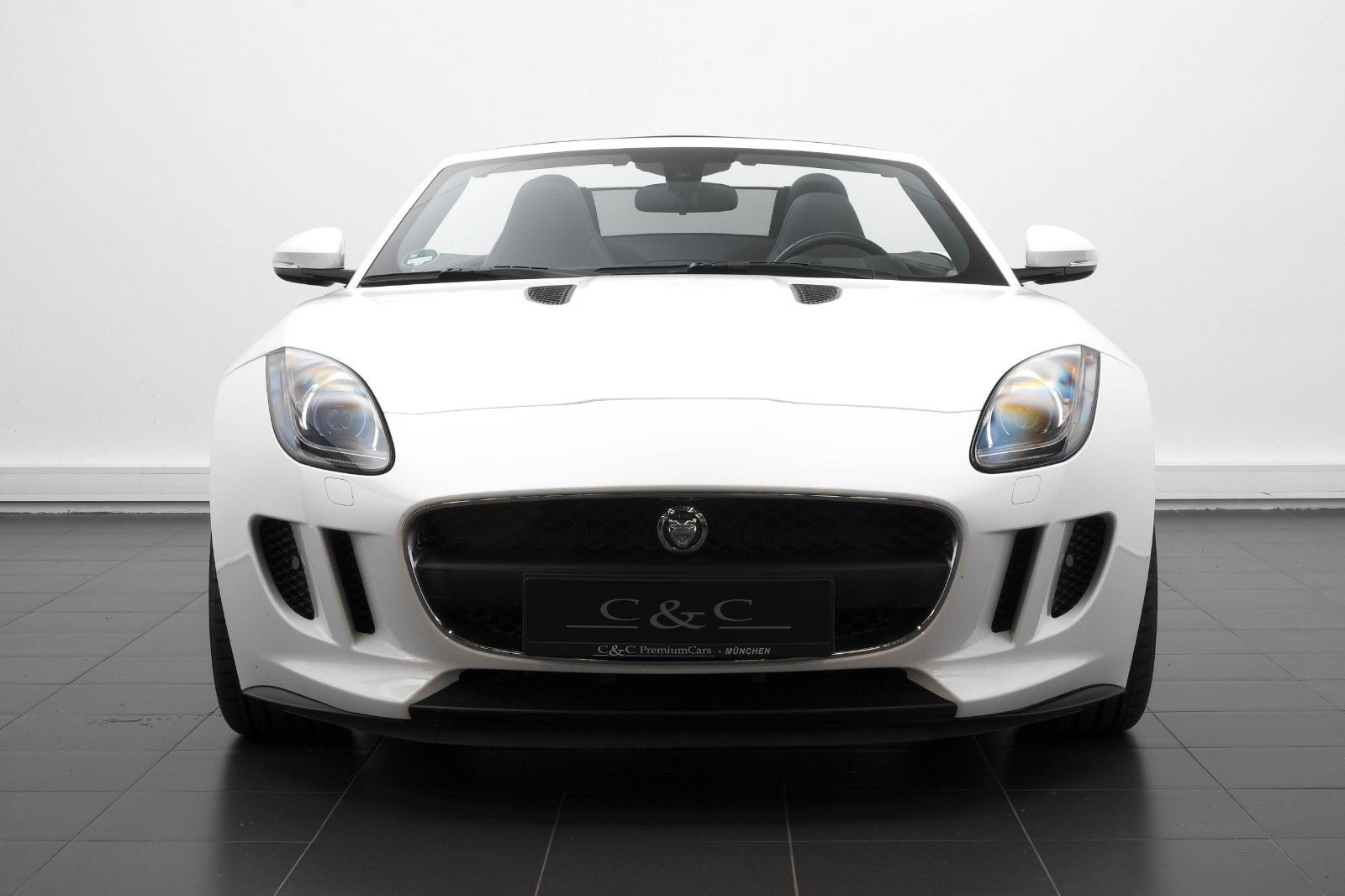 Fahrzeugabbildung Jaguar F-Type 3.0 L V6 Cabrio aus Erstbesitz 15 000 Km!