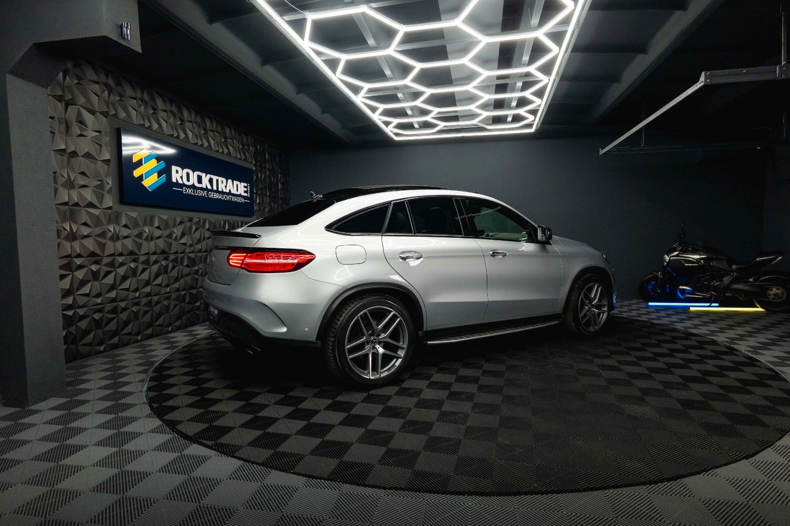 Fahrzeugabbildung Mercedes-Benz GLE 350d Coupe 4Matic AMG Night *Pano*ACC*LED*