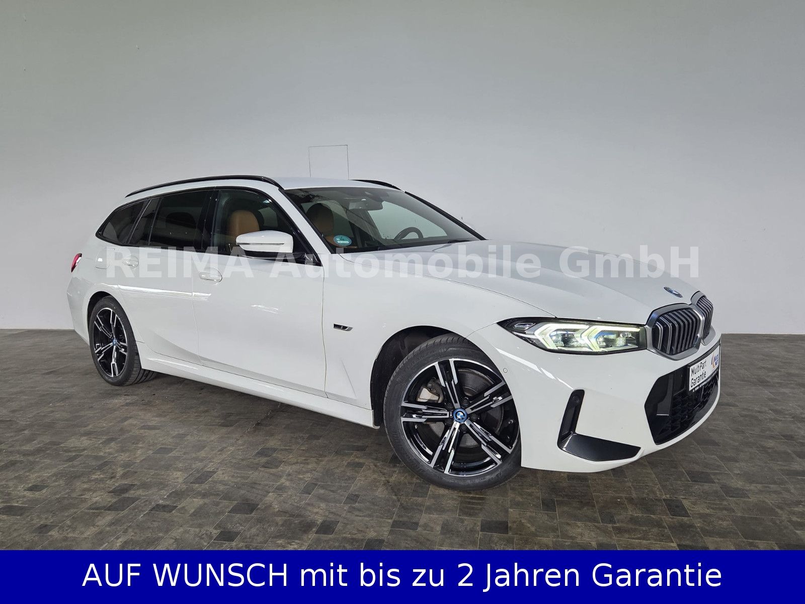 Fahrzeugabbildung BMW 320e Touring xDrive M Sport, LED, HUD
