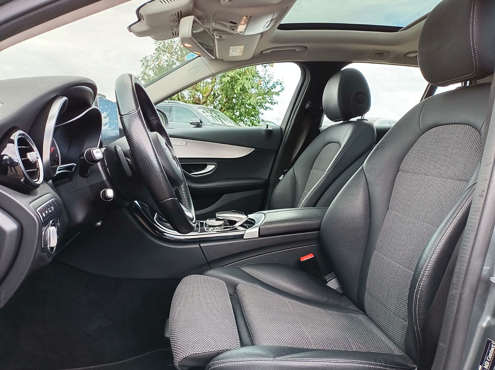 Fahrzeugabbildung Mercedes-Benz C 350 T e+DISTRONIC PLUS+PANO+PARK+360*+SH+BURME