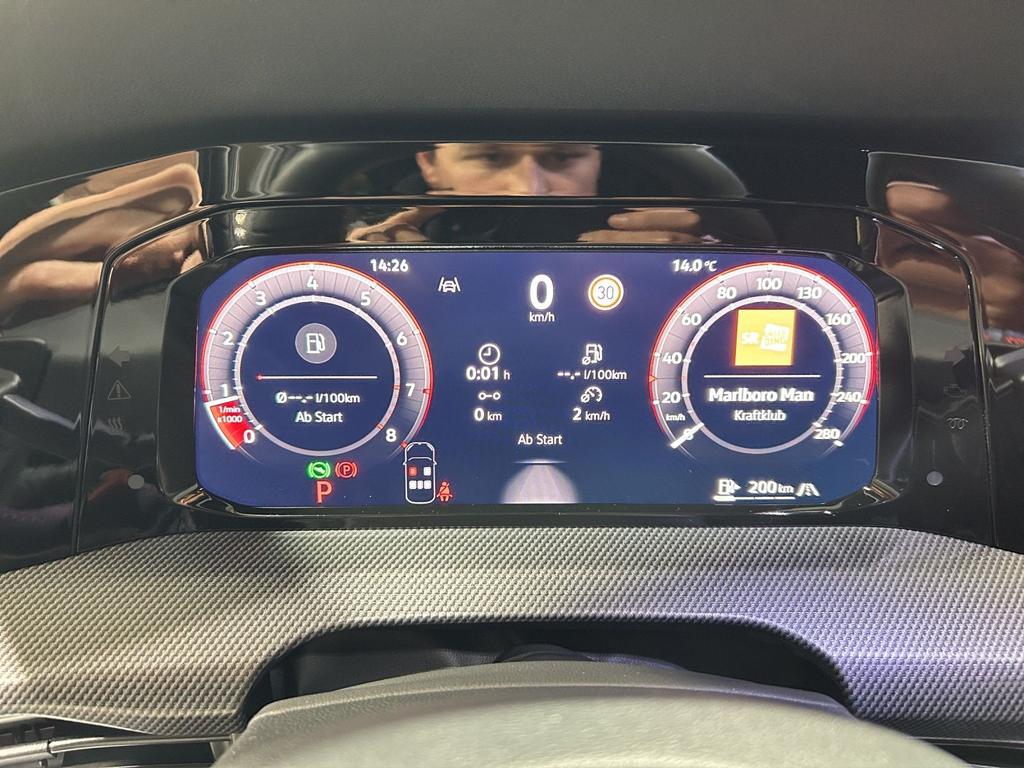 Volkswagen Golf 9